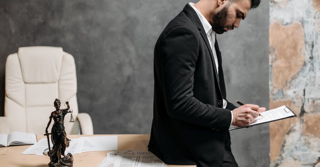 découvrez les différents statuts juridiques d'entreprise pour choisir celui qui correspond le mieux à votre projet professionnel et garantir la conformité légale de votre activité.